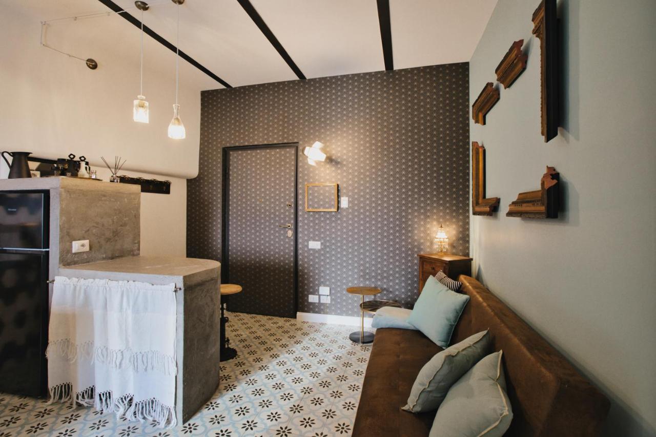 Suite Sul Lago เนมี ภายนอก รูปภาพ