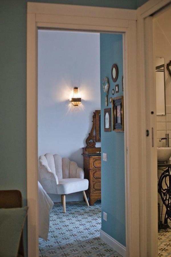 Suite Sul Lago เนมี ภายนอก รูปภาพ