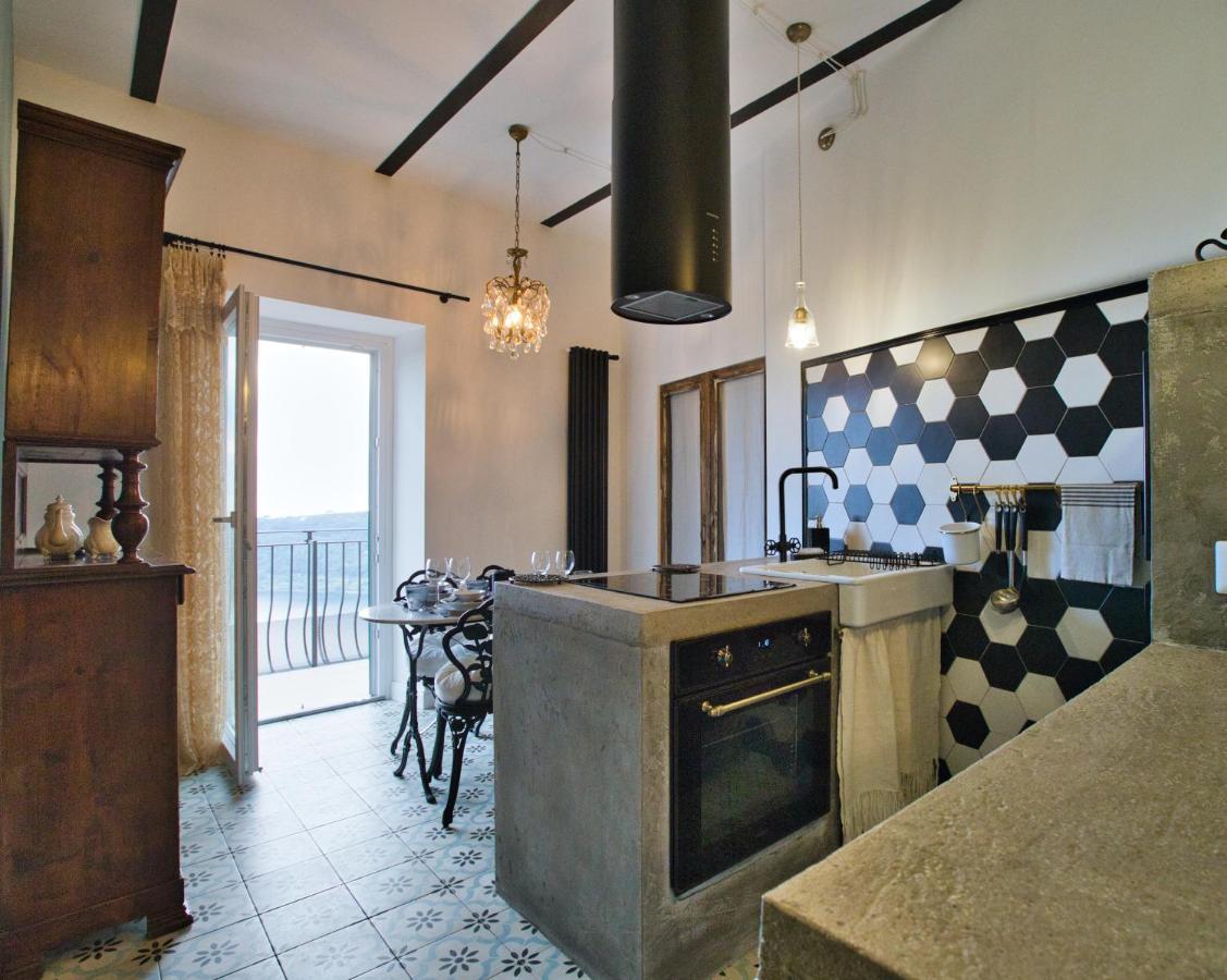 Suite Sul Lago เนมี ภายนอก รูปภาพ